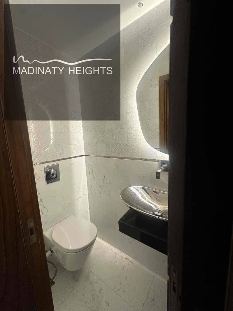 10 8f44877a-ebf7-4513-bec4-feb53111290b. jpg