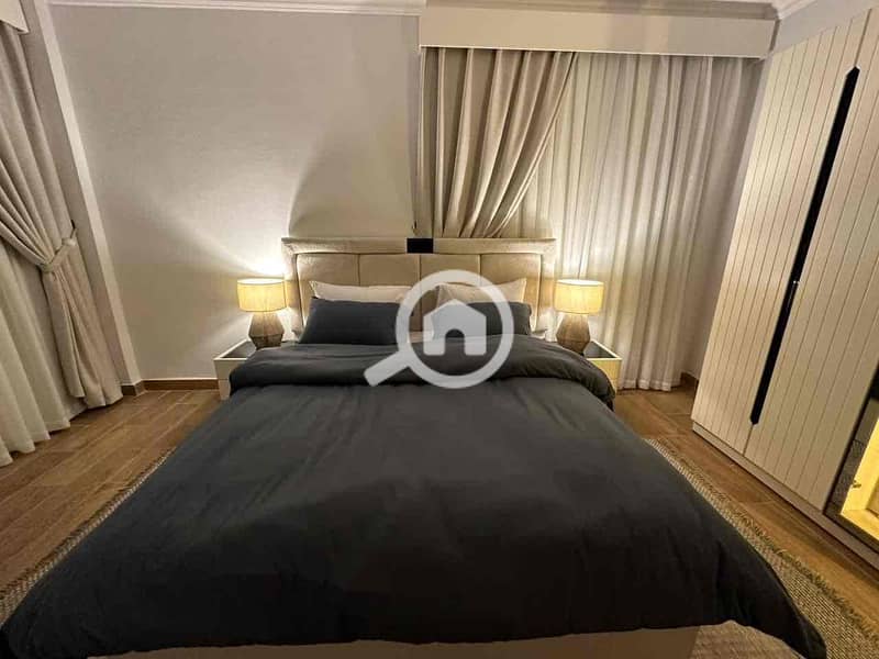 12 c85f84e3-3393-4f56-ae59-4d76ebec99bd. jpg