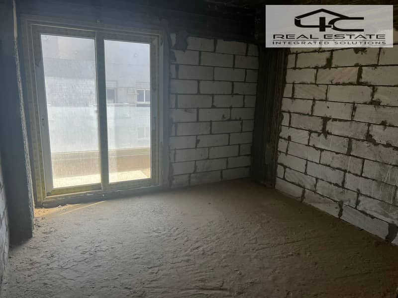 6 WhatsApp Image 2025-10-25 at 08.30. 07. jpeg