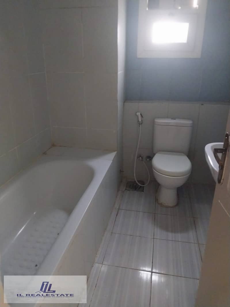 4 WhatsApp Image 2025-10-27 at 15.45. 53_9a6f348c. jpg