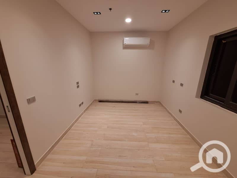 6 WhatsApp Image 2025-09-16 at 13.06. 32 (4). jpeg