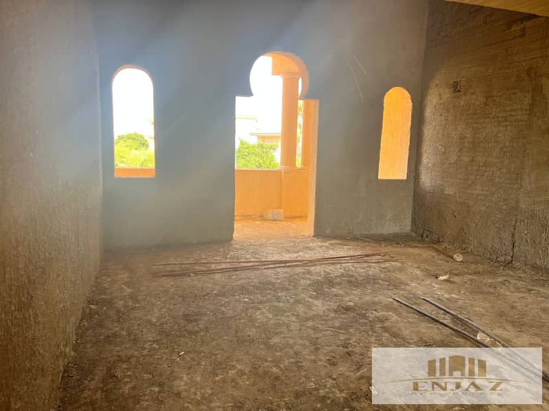 14 b44b2d3f-3cf7-47fe-bc85-90b585556de6. jpg