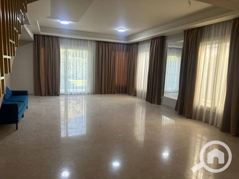 1000662235. jpg 1000662235. jpg