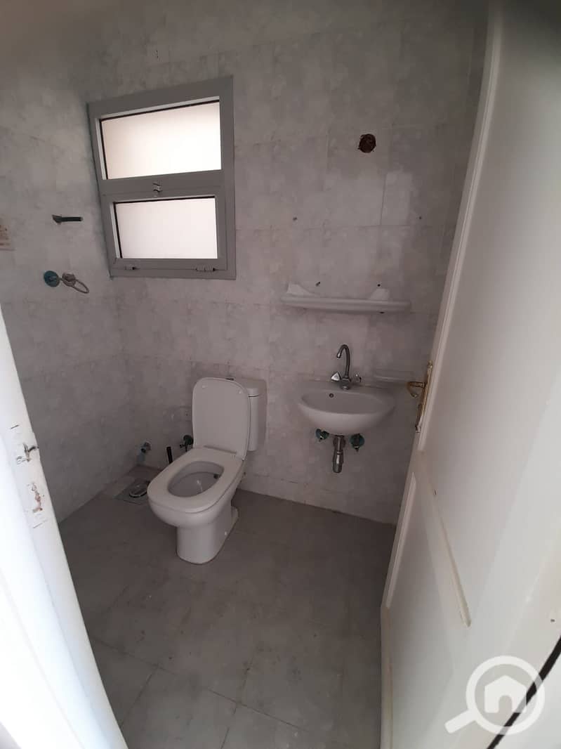 2 70d09cf2-7003-4bae-8f66-a2ac88c6a3e8. jpg