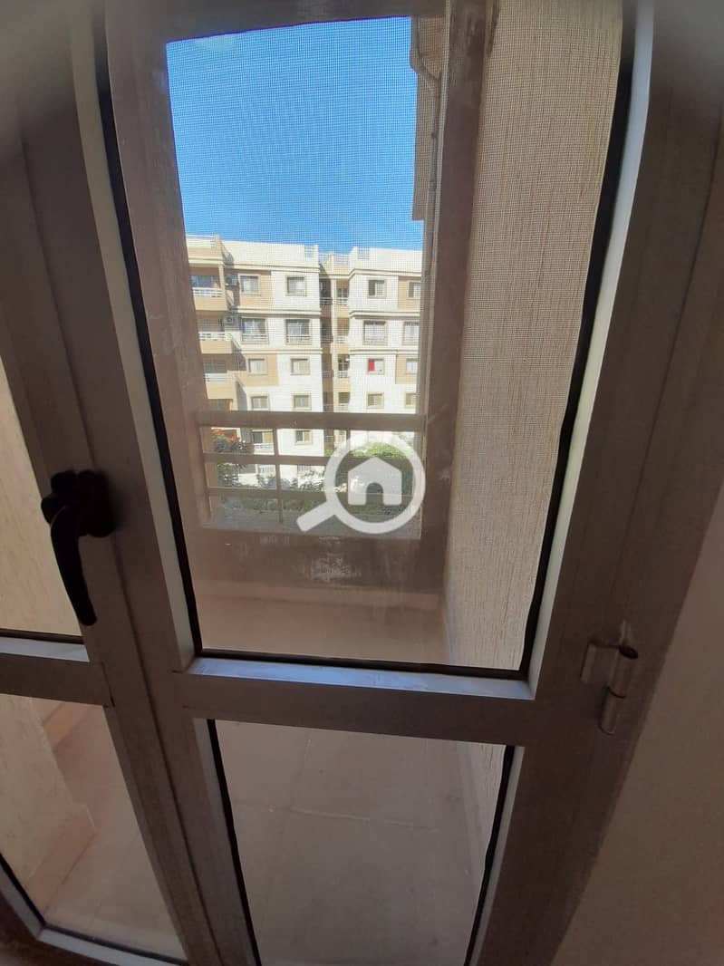 8 ef6c1648-b5ac-4104-aa7d-a418ba4505c6. jpg