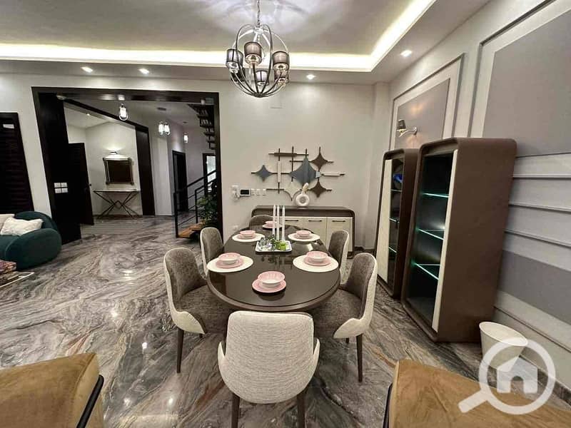 2 e285f82b-7be0-4c76-89d2-b3fa0c9c38c6. jpg