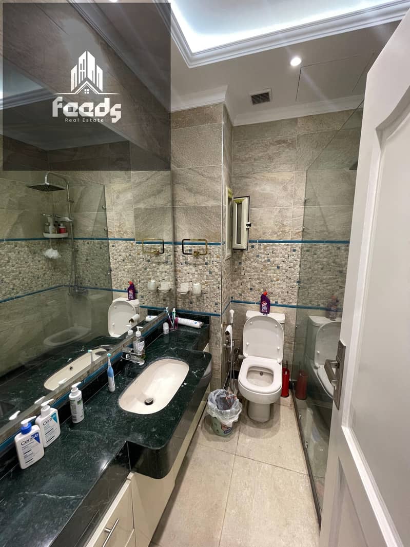 7 7749e3f9-8399-4712-a29b-94e5a855df37. jpg