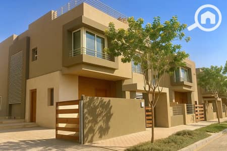 4 Bedroom Townhouse for Sale in 6th of October, Giza - assets_task_01k20bkex6fc698e7s2zm41fht_1754506425_img_0. jpg 4 Bedroom Townhouse for Sale in 6th of October, Giza - assets_task_01k20bkex6fc698e7s2zm41fht_1754506425_img_0. jpg