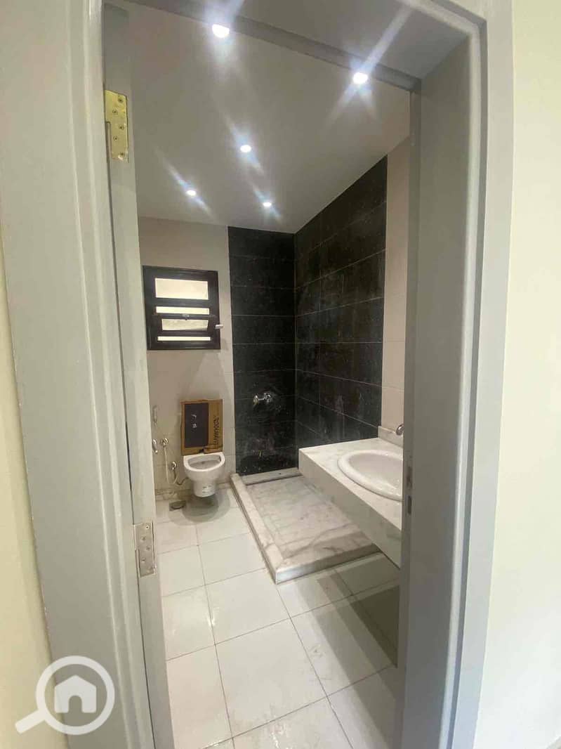 11 97a9ae72-1c03-4254-a3c7-fc76dbfef975. jpg