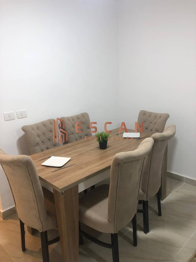 4 U733521 (21). jpeg