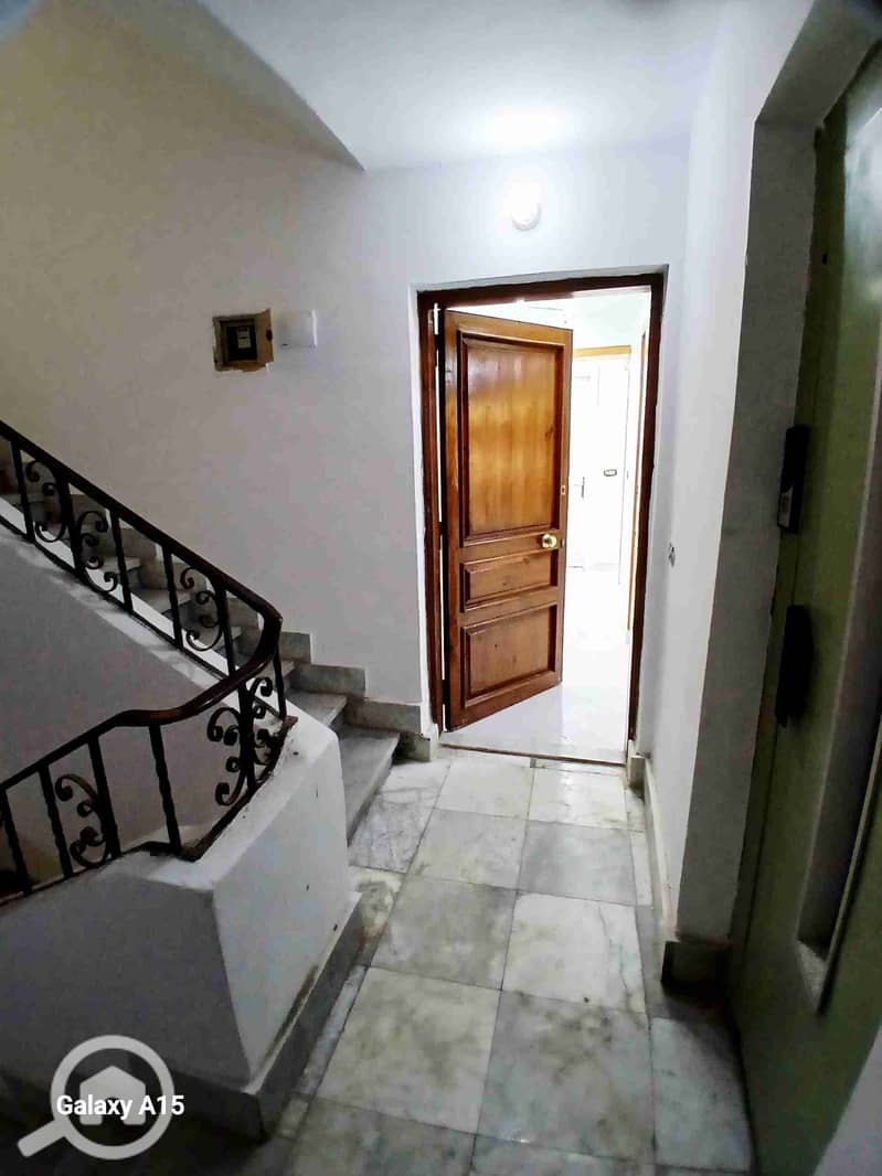 14 ab92efbb-a907-48e4-88bf-85347d97e3f8-1_all_19832. heif