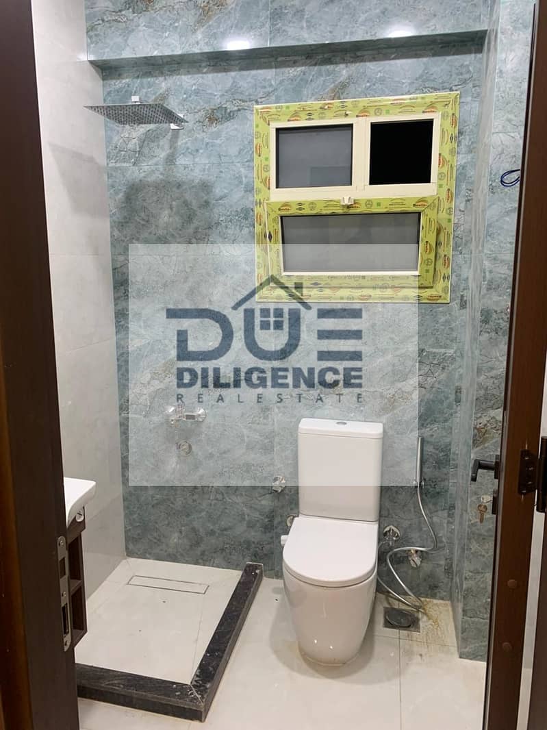 9 5551b773-dbd7-46c9-969d-62ff7c65b1db. jpeg