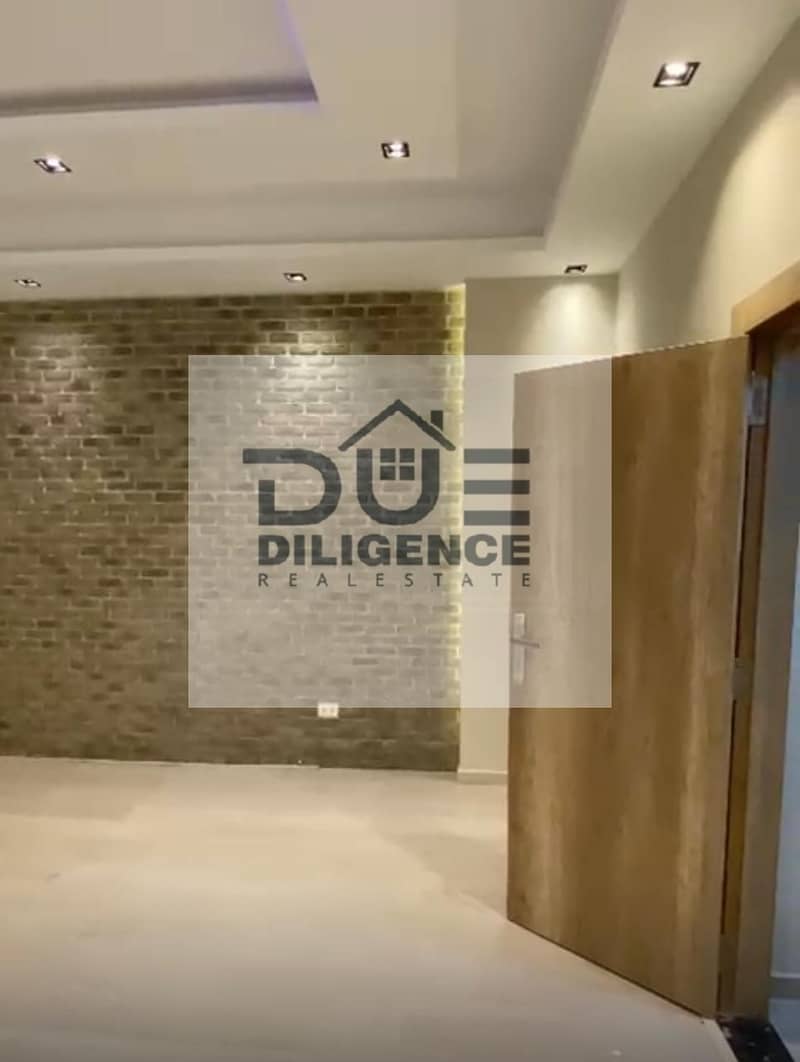 2 b25b691d-7575-4b03-8cc7-7b25ecc6ff24. jpeg