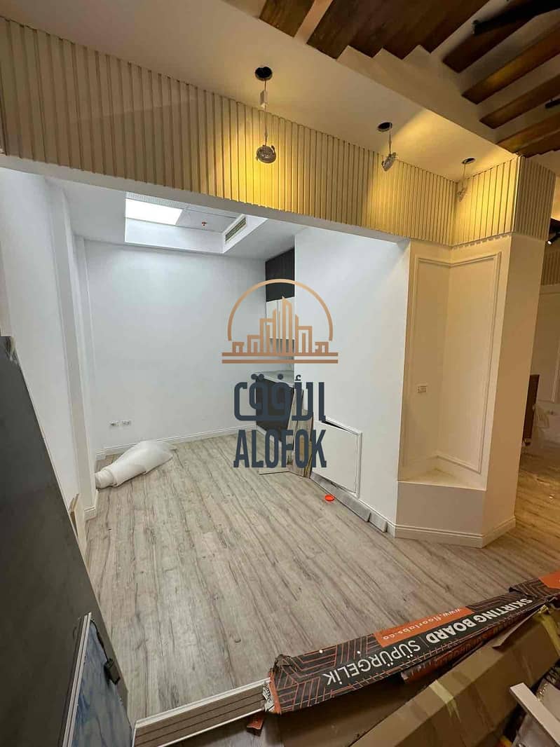 10 34b70f7e-4b4f-451c-b0cb-58c4b06986b5. jpg