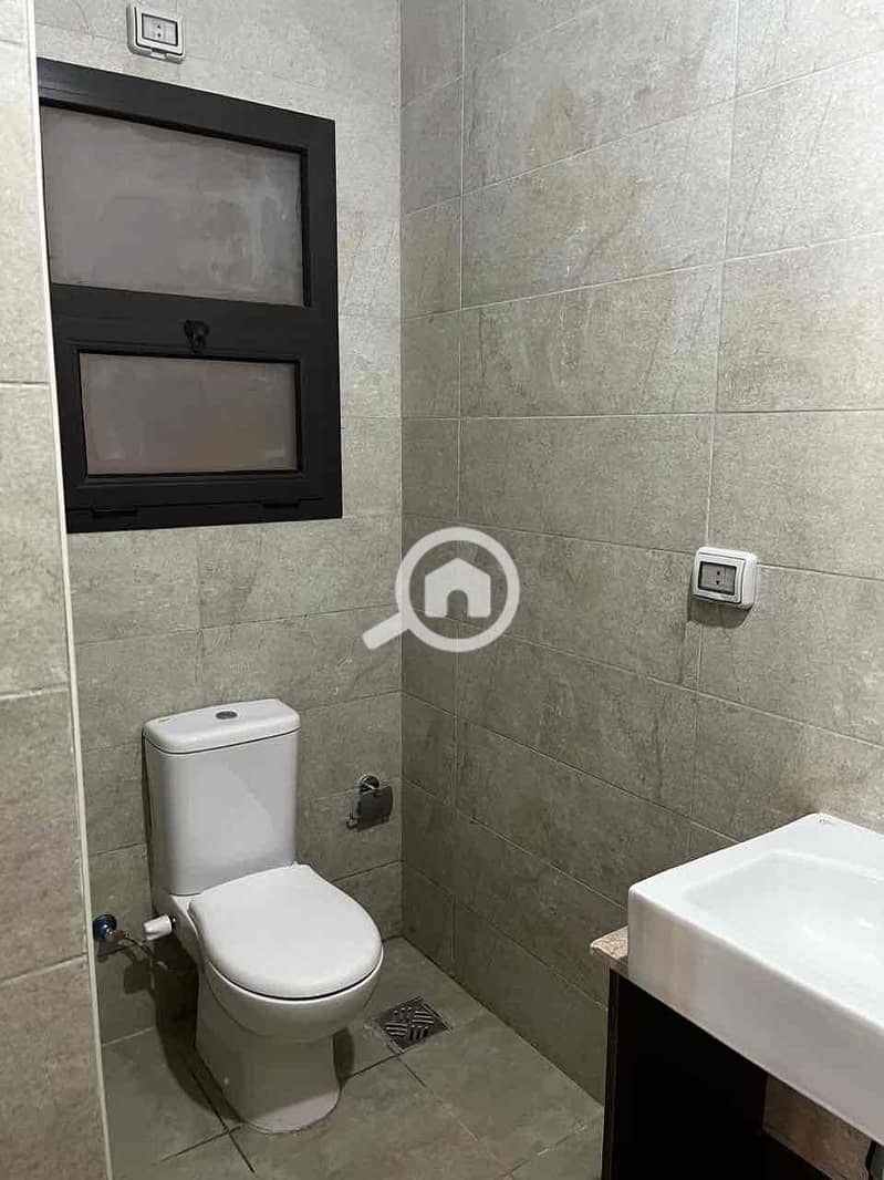 4 451ad32d-7705-402b-af24-c0a186f32c76. jpg