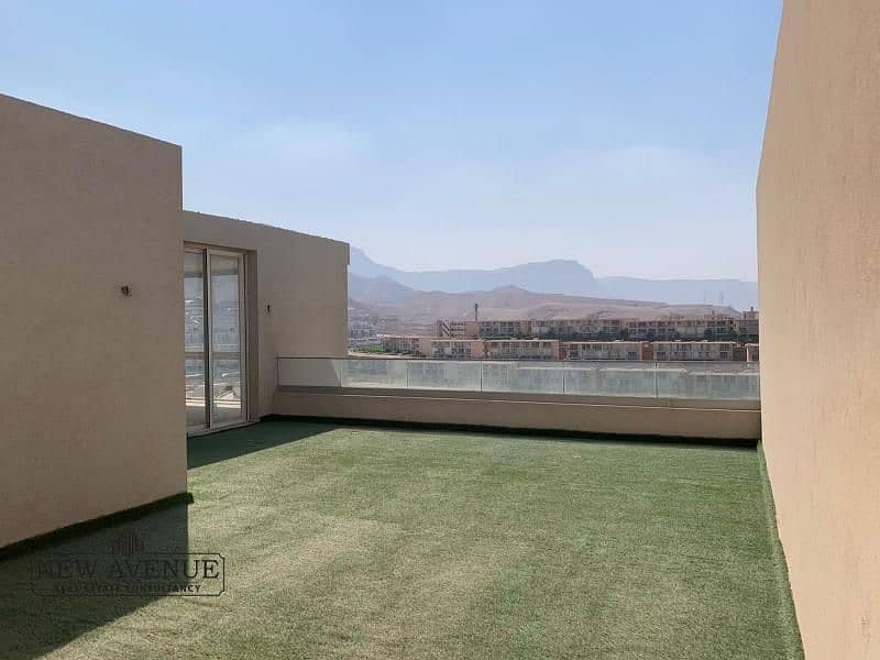 10 WhatsApp Image 2025-10-27 at 4.48. 39 PM. jpg