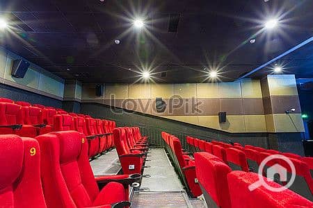 9 lovepik-cinema-scene-picture_501132714. jpg