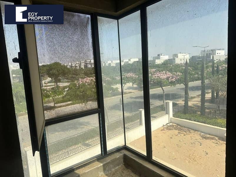 8 _files_WhatsApp Image 2025-10-15 at 23.38. 37_6dd82d51 (1). jpg