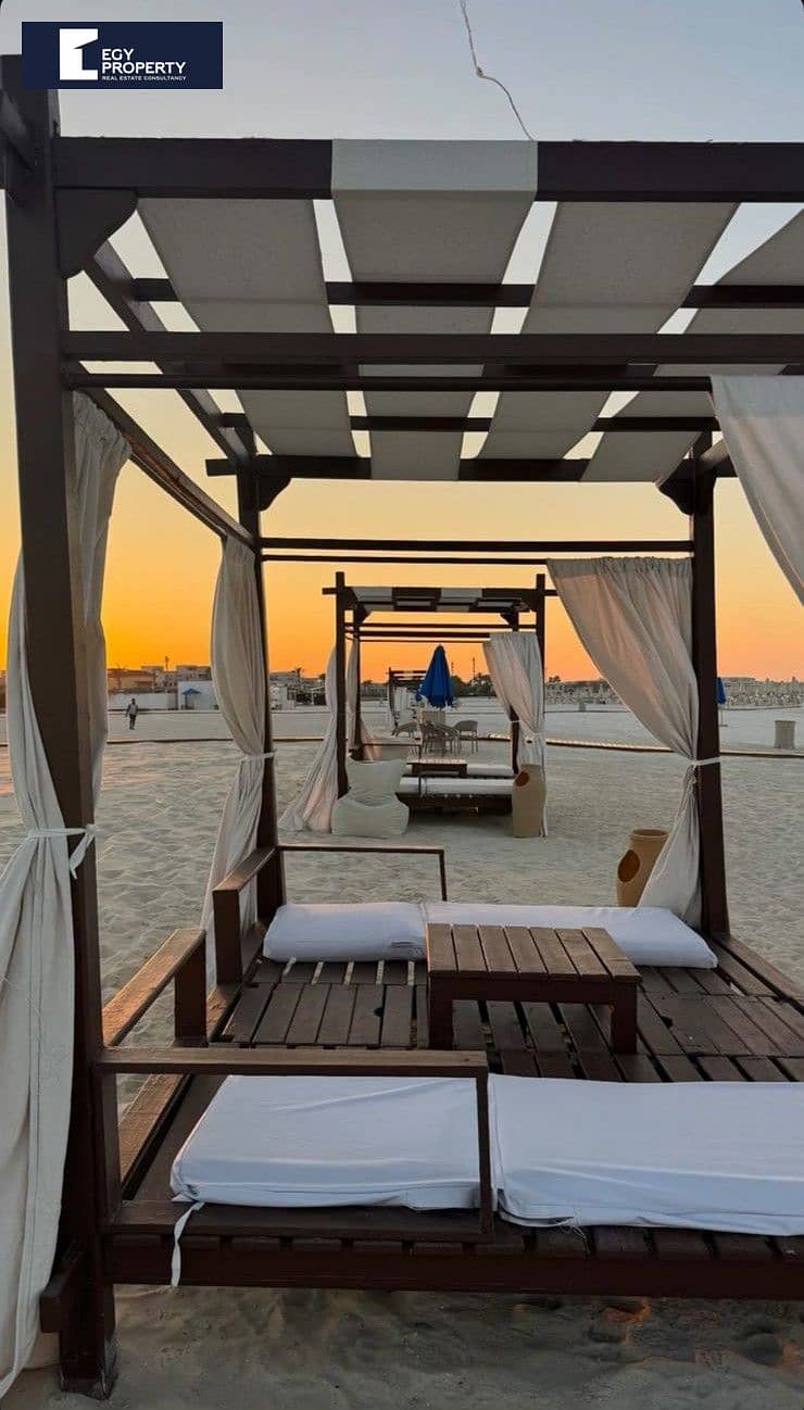 10 a7ecda4c-0553-40e3-abf4-c24ede67266c. jpg