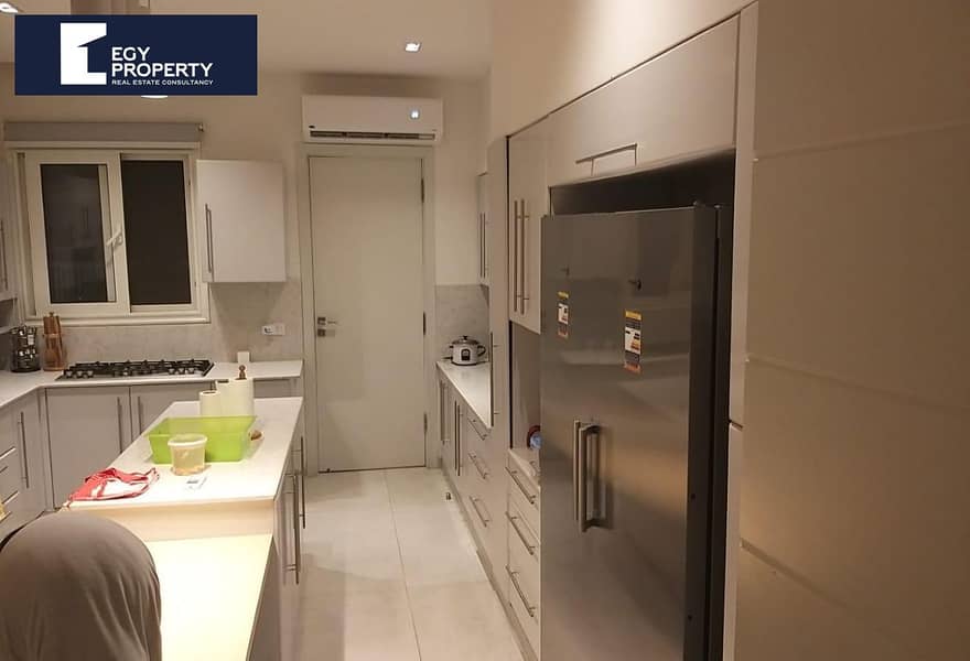 10 b7e2d010-8f5f-4733-9727-14bc6f04f588. jpg