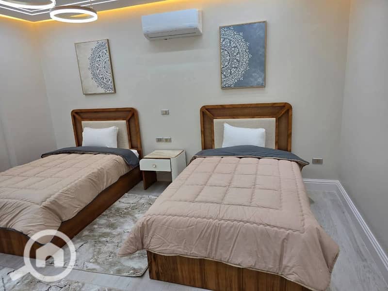 9 b7ecac3d-bac2-44b4-a5f8-96ffad23f84d. jpg