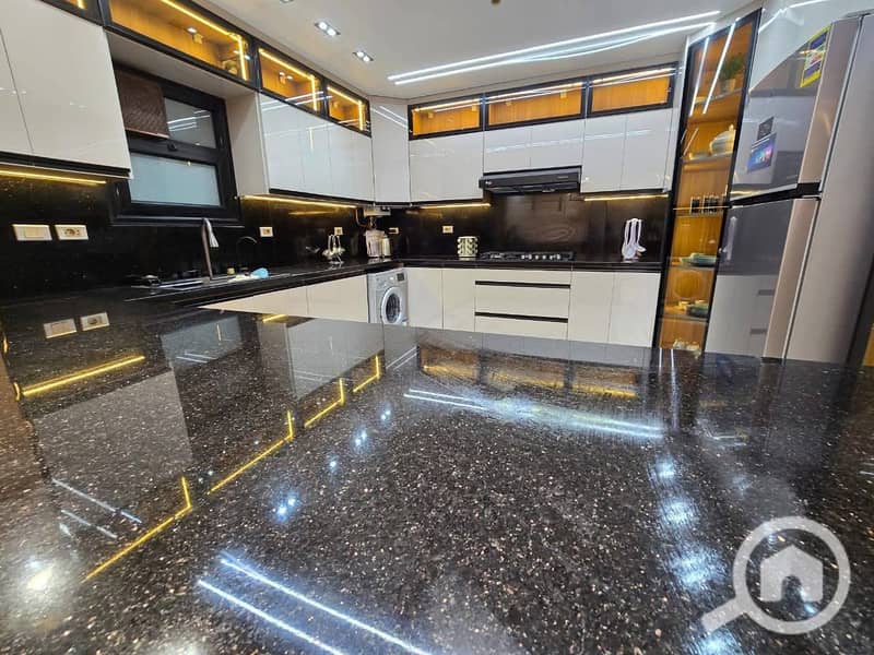 10 e8fb8e8b-566b-4e63-8eb1-e3f4cf6d61c0. jpg