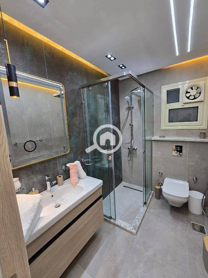 12 384859ed-ad7c-4f43-a665-8d5c035c691c. jpg