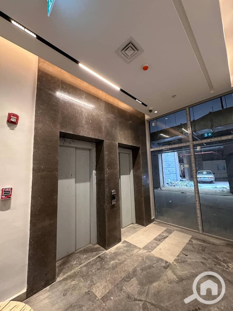 3 048db093-8ef0-4f61-a163-b8e7bd84e5ca. jpg