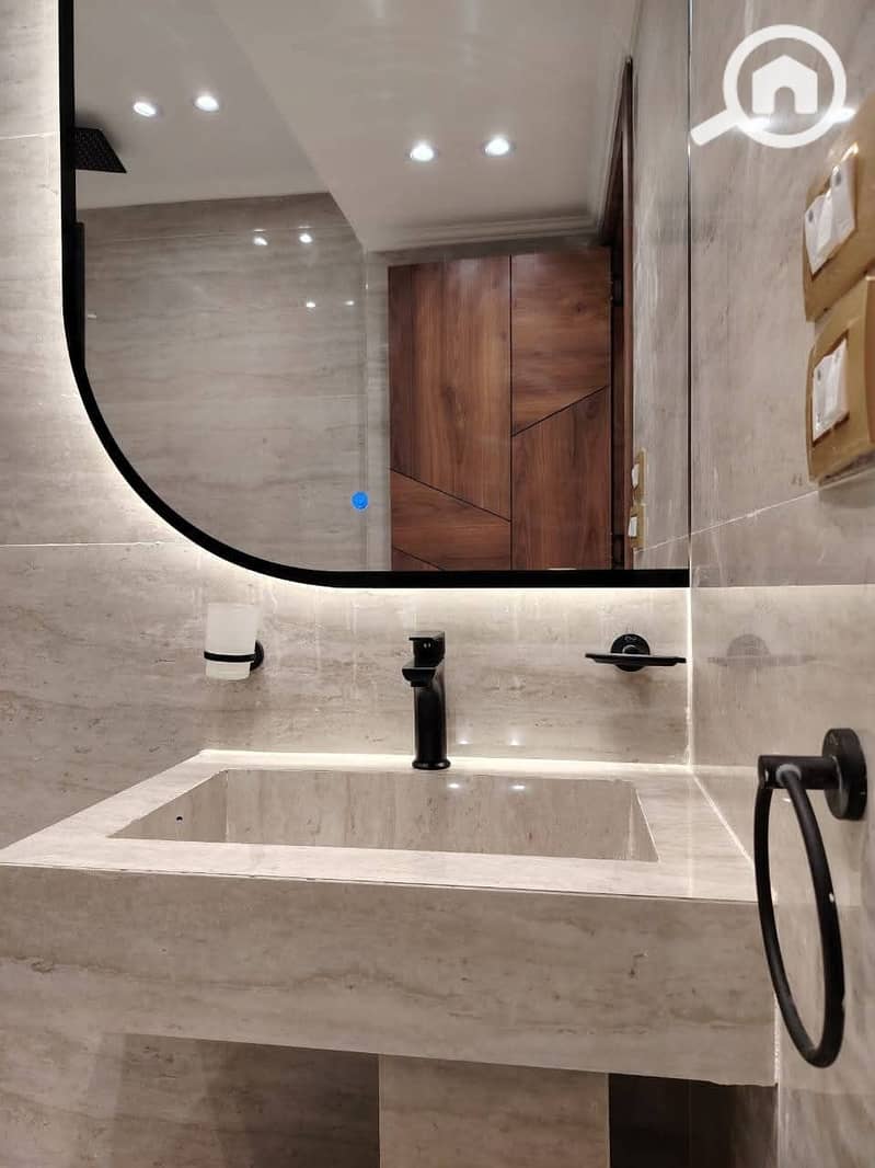 11 c40edaa1-8f8b-4256-a34b-38526134dbae. jpg