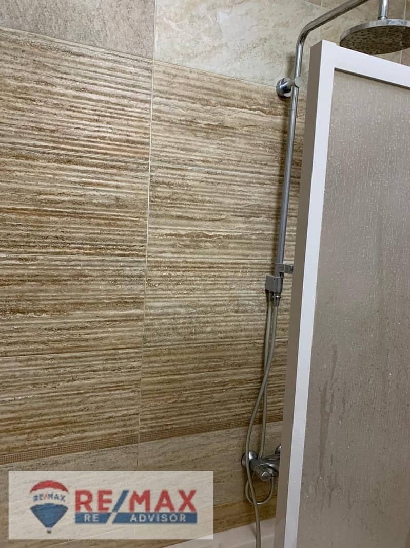 13 6048871806585736127. jpg