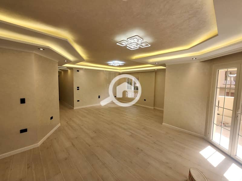 2 e3ef09c6-b3ce-4e2b-8b35-536d06a477fb. jpg