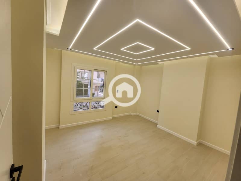 8 8101dedb-9e89-4b82-9e4b-3f55fecde61f. jpg