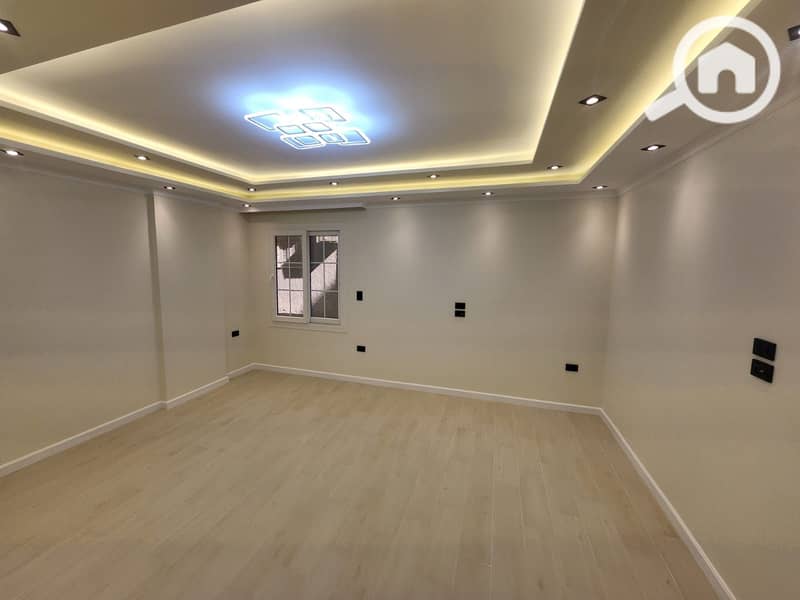 10 87df429a-e5e9-4e80-81ed-572f109cd0a8. jpg