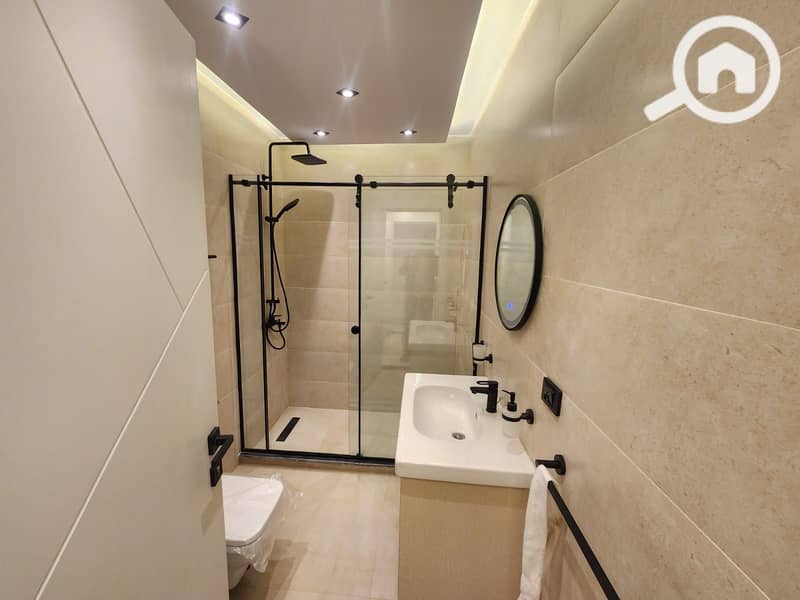 12 1afb6689-e944-47ea-94f2-d88049e2c122. jpg