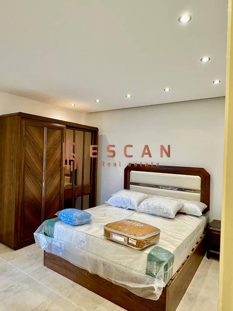 4 6a66f4fc-a4fd-4144-bda5-ec2976f785f2. jpg