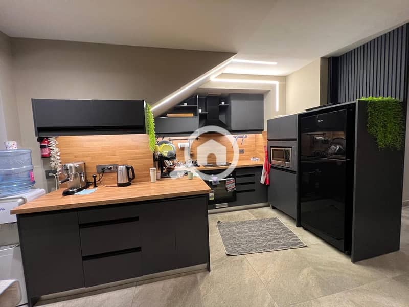 9 0e9ccf6a-85b1-430f-bf3a-f637644e5280. jpeg