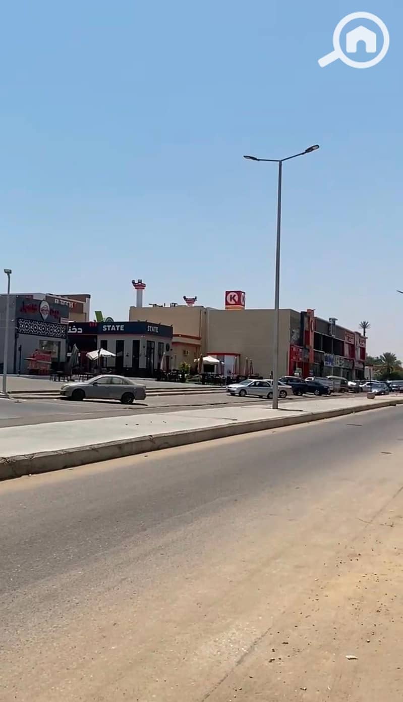 7 fef640fa-9abc-45ef-8b07-f71e52c8b8e6. jpg