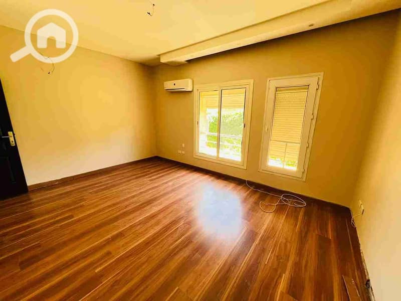 1000402468. jpg 1000402468. jpg