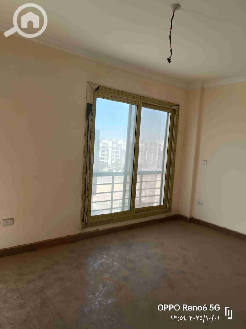 1000117030. jpg 1000117030. jpg