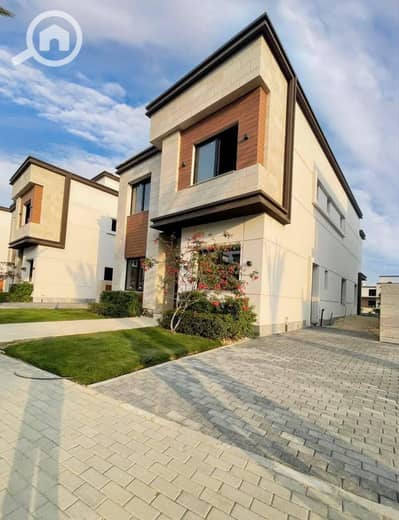 3 Bedroom Villa for Sale in New Cairo, Cairo - 4816120f-2235-4dde-82f3-eb694c59f9a2. jpg 3 Bedroom Villa for Sale in New Cairo, Cairo - 4816120f-2235-4dde-82f3-eb694c59f9a2. jpg