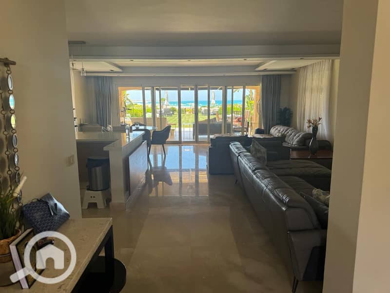 10 WhatsApp Image 2025-10-19 at 23.50. 38_4af8b0d8. jpg