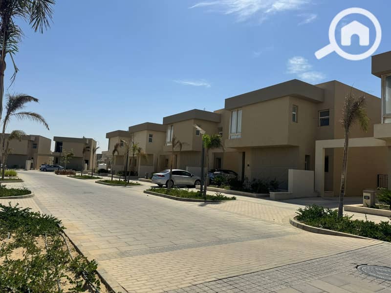 4 WhatsApp Image 2025-10-12 at 03.09. 18_bcbbe3d6. jpg