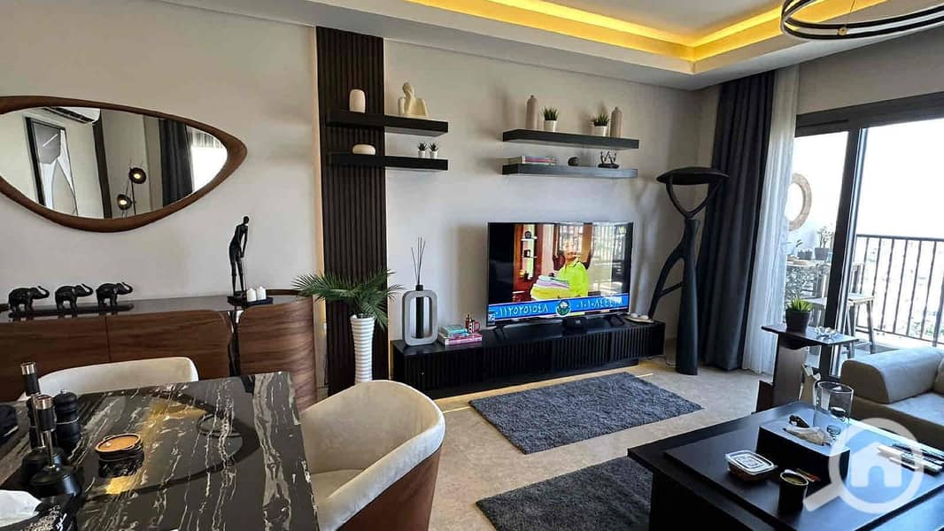 5 0976962b-9045-47e1-b407-5e7bb97a9598. jpg