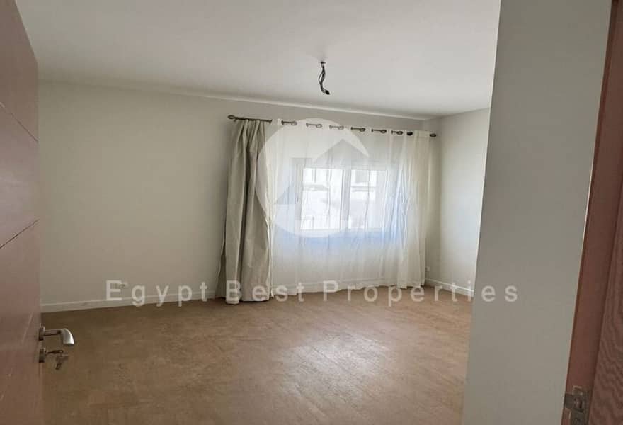 3 4e5874ed-f1c9-4f5f-99a9-662b5417761e. jpg