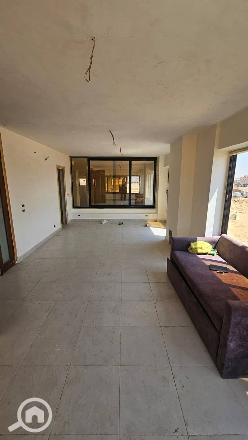 3 WhatsApp Image 2025-10-27 at 23.55. 17_161f26a0. jpg