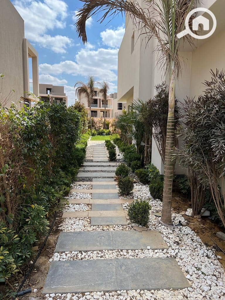 8 368040643_6441106785938405_1101057741008699878_n. jpg