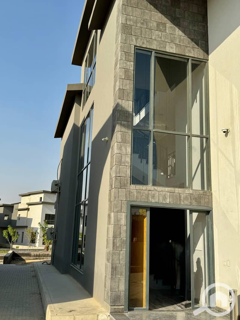 2 WhatsApp Image 2025-07-17 at 22.00. 41_b37b62b8. jpg