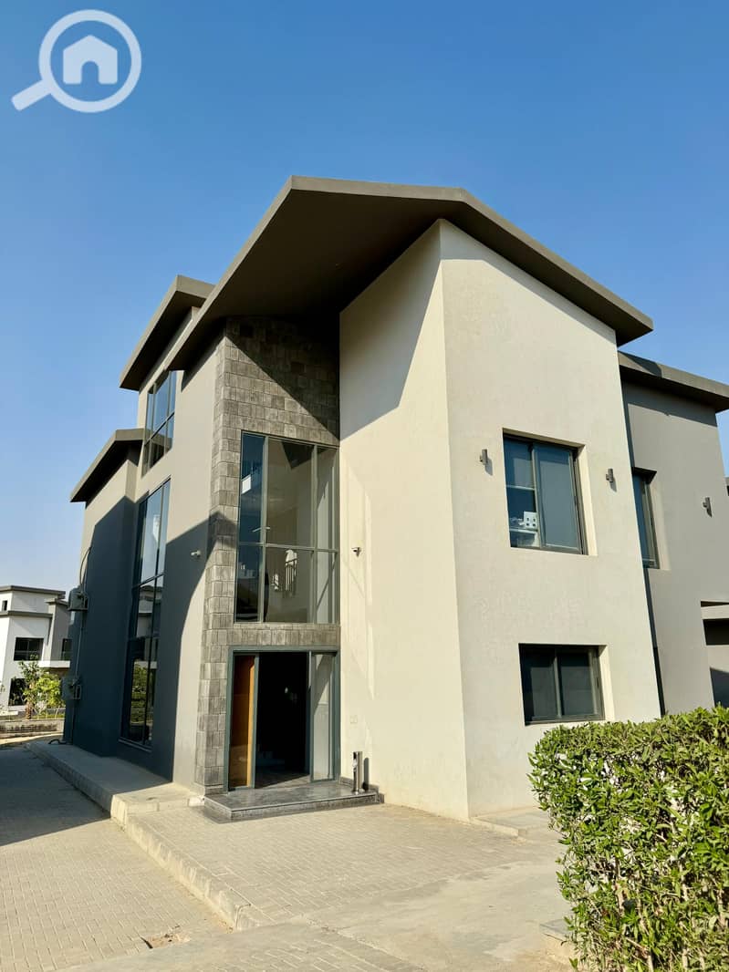 10 WhatsApp Image 2025-07-17 at 22.00. 40_51779983. jpg