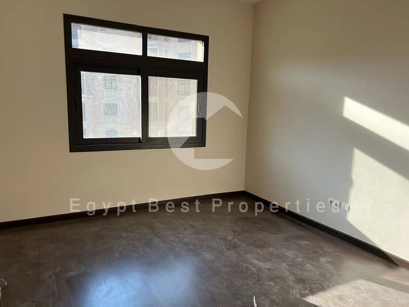 10 1478382f-ed1a-4466-9146-93d40e8444c0. jpg