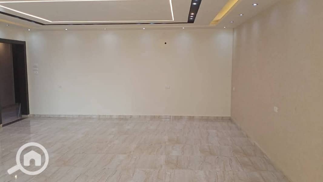 4 1d432595-3bf1-4d06-bff5-eccf95c0de6b. jpeg